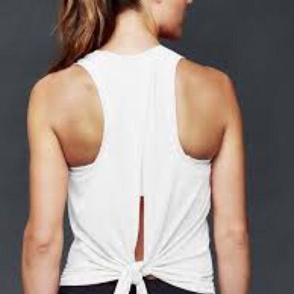 GapFit Breathe Tie Back Tank - Picture 2 of 2